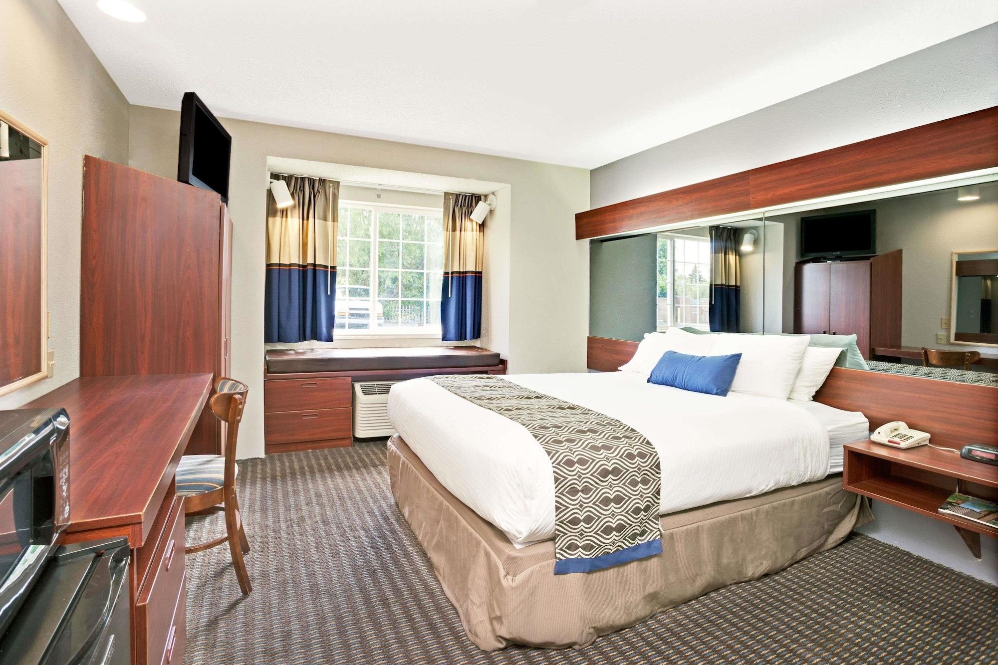 Microtel Inn & Suites By Wyndham Detroit Roseville Exterior photo